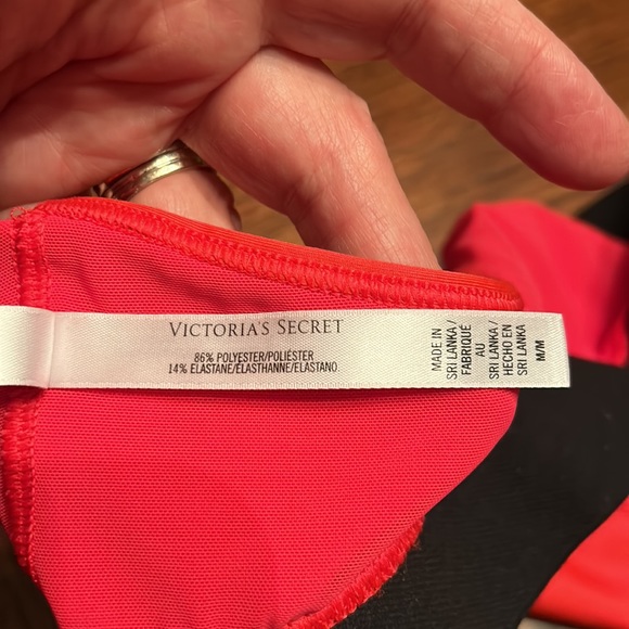 Victoria Secret VSX Sport Bra- no padding Size M - Picture 4 of 5